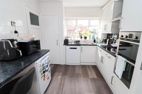 4 bedroom semi-detached house for sale, Chantry Drive, Wideopen
