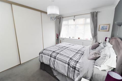 4 bedroom semi-detached house for sale, Chantry Drive, Wideopen