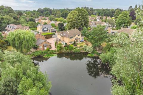 5 bedroom detached house for sale, The Spinney, Beaconsfield HP9