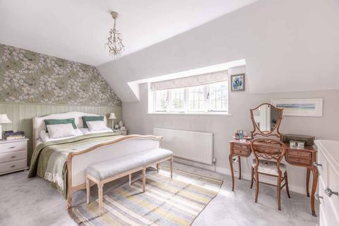 Drews Lodge Drews Park, Knotty Green, Beaconsfield, HP9 2TT