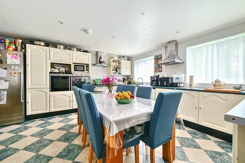 undefined, Verran Road, Surrey GU15