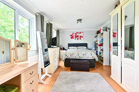 undefined, Verran Road, Surrey GU15