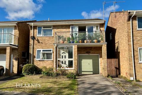 Henbury Rise, Corfe Mullen, Dorset, BH21 3TE