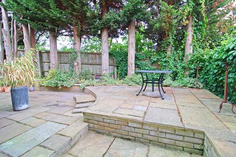 2 bedroom flat for sale, Albemarle Road, Beckenham, BR3