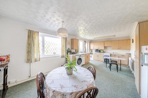 2 bedroom semi-detached bungalow for sale, Foxhill, Grimsby, Lincolnshire, DN37