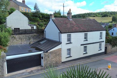 4 bedroom detached house for sale, Hawthorns Road, Drybrook