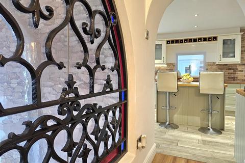 4 bedroom detached house for sale, Hawthorns Road, Drybrook