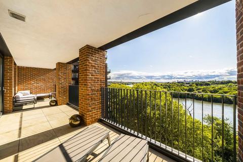 2 bedroom flat for sale, Shearwater Drive, London NW9