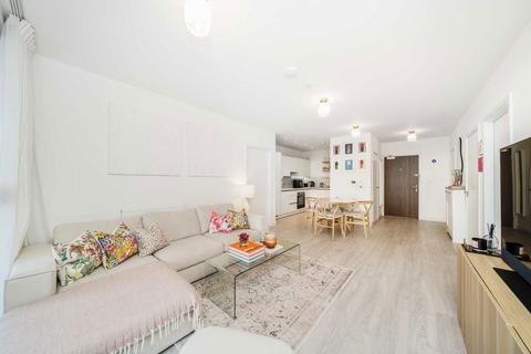 2 bedroom flat for sale, Shearwater Drive, London NW9