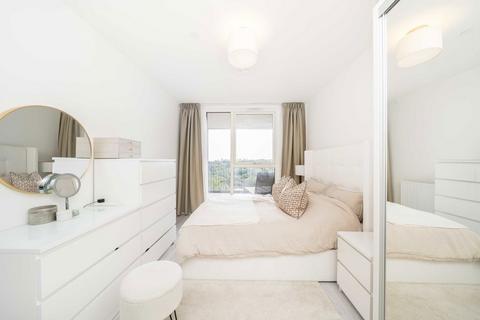 2 bedroom flat for sale, Shearwater Drive, London NW9