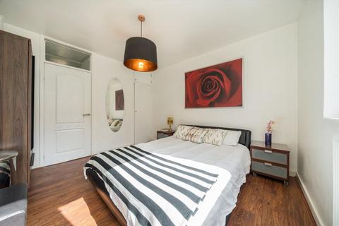 1 bedroom flat for sale, Livermere Road, London E8