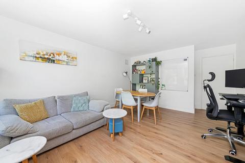 Flat 2, 10 Versailles Road, London, SE20 8AX
