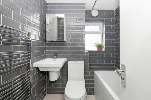 Flat 2, 10 Versailles Road, London, SE20 8AX