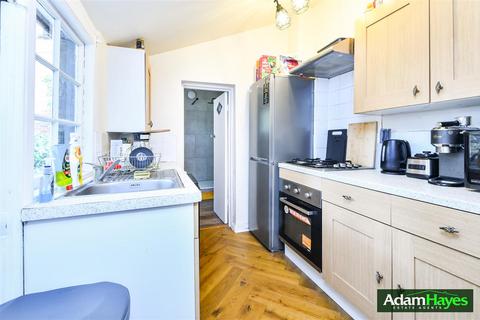 2 bedroom end of terrace house for sale, College Terrace, London N3