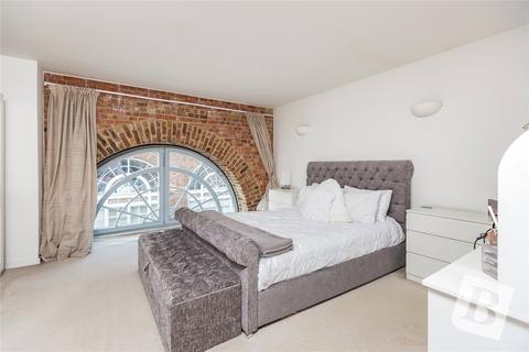 2 bedroom apartment for sale, Kidman Close, Romford, RM2