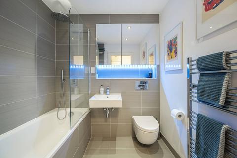 1 bedroom flat for sale, Esker Place, E2, Bethnal Green, London, E2