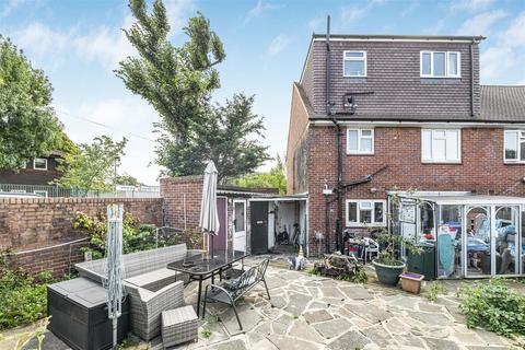 Danescourt Crescent, Sutton