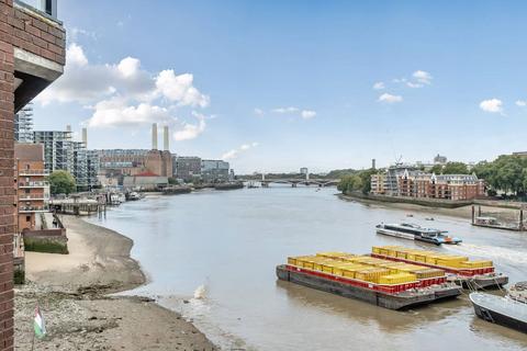 1 bedroom flat for sale, Riverside Court, Nine Elms, London, SW8