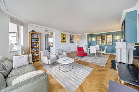Riverside Court, Nine Elms, London, SW8
