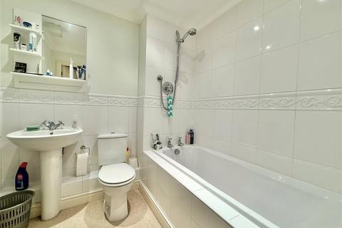 2 bedroom apartment for sale, Upperton Road, Eastbourne, East Sussex, BN21