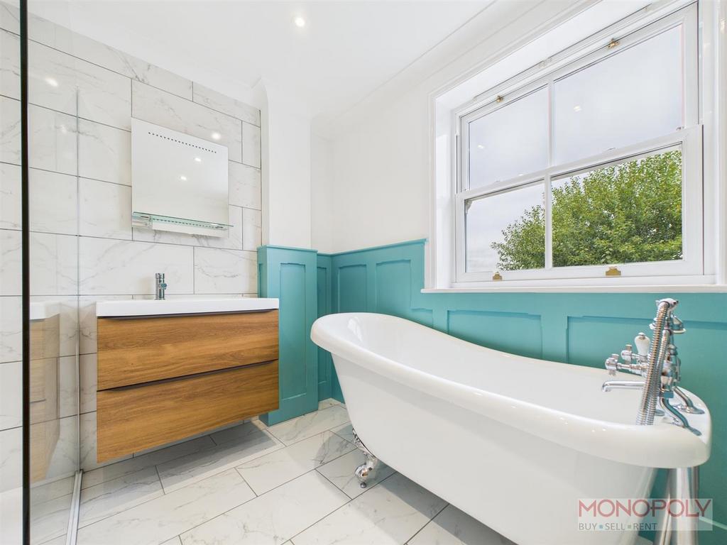 Principal Bathroom