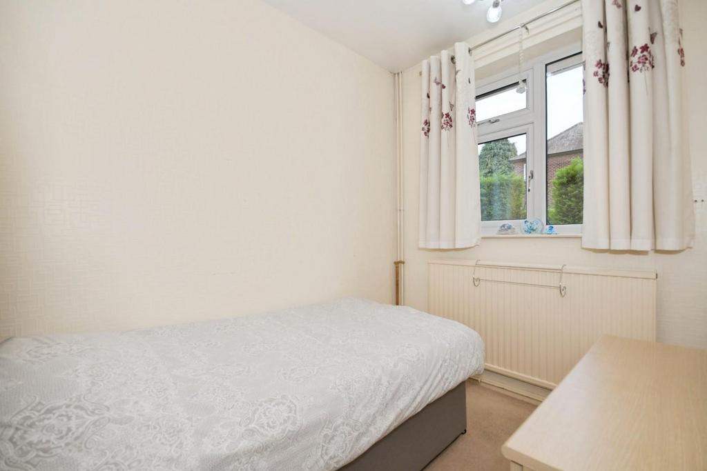 BEDROOM 4.jpg