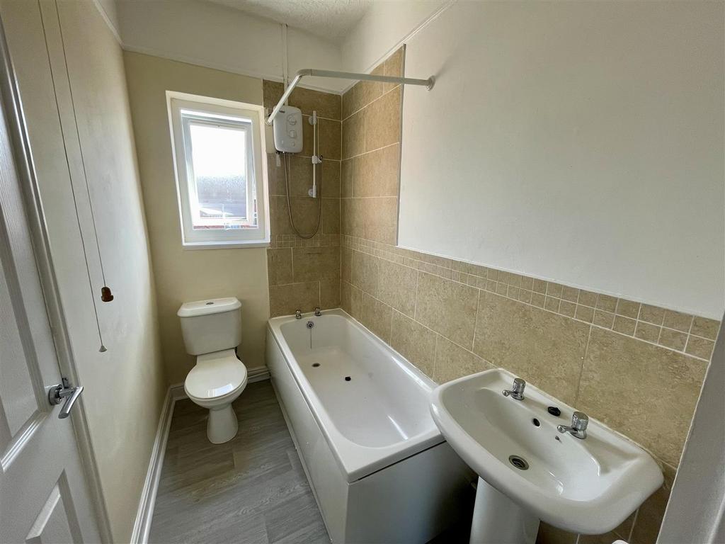 Jack &amp; Jill Bathroom