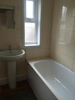 2 bedroom flat to rent, Helmsley Road Sandyford, Newcastle upon Tyne NE2
