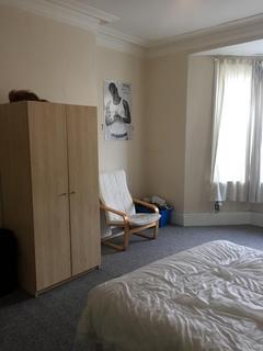 2 bedroom flat to rent, Helmsley Road Sandyford, Newcastle upon Tyne NE2