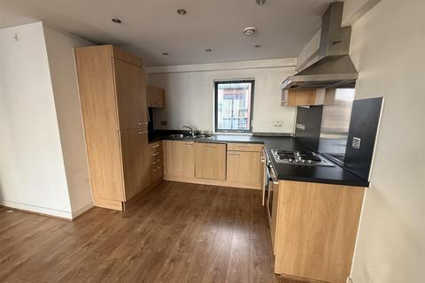 2 bedroom apartment for sale, City Road East, Manchester