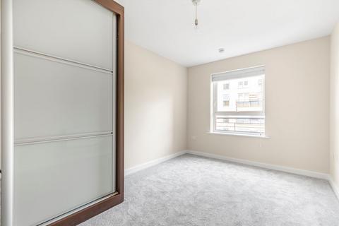 undefined, Lanadron Close, Isleworth TW7