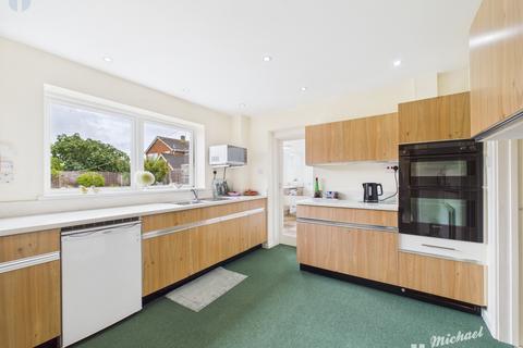 4 bedroom detached house for sale, Herston Close, Aylesbury, Buckinghamshire