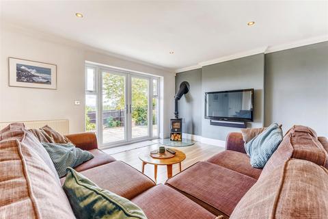 42 Ashdale Avenue, Pershore, WR10 1PL