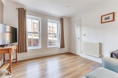 42 Ashdale Avenue, Pershore, WR10 1PL