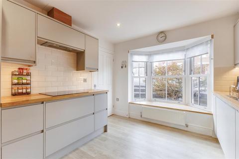 42 Ashdale Avenue, Pershore, WR10 1PL
