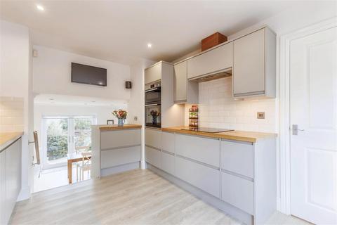 42 Ashdale Avenue, Pershore, WR10 1PL