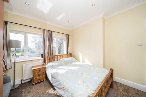 undefined, Uneeda Drive, Greenford UB6