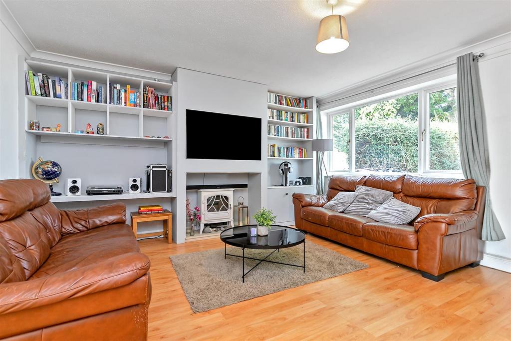 26 Pinewood Close-14.jpg