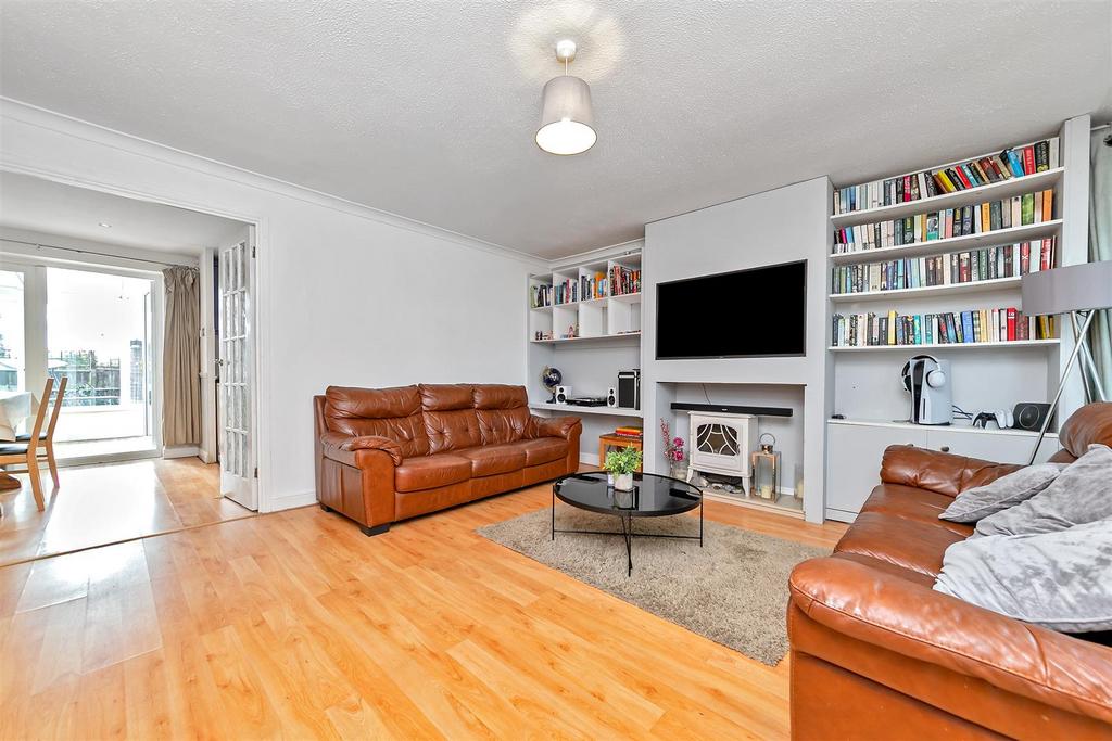 26 Pinewood Close-11.jpg
