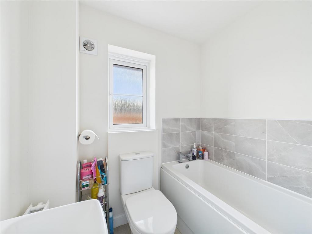 CAM03303 G0-PR0207-STILL011.jpg