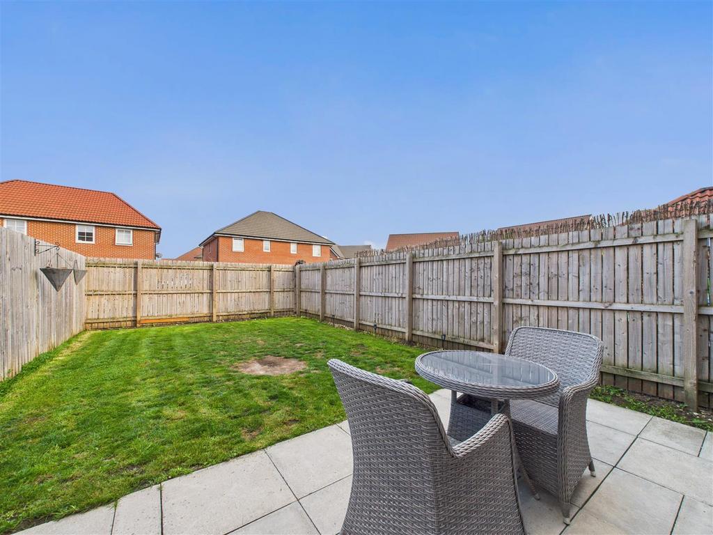 CAM03303 G0-PR0207-STILL018.jpg