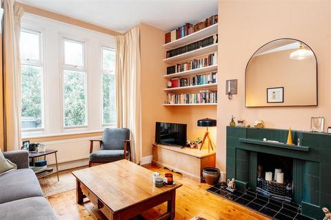 2 bedroom flat for sale, Finsbury Park Avenue, Harringay