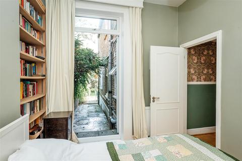 2 bedroom flat for sale, Finsbury Park Avenue, Harringay