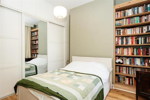 2 bedroom flat for sale, Finsbury Park Avenue, Harringay
