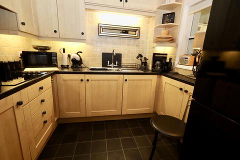 2 bedroom retirement property for sale, Carlton Court, Wells