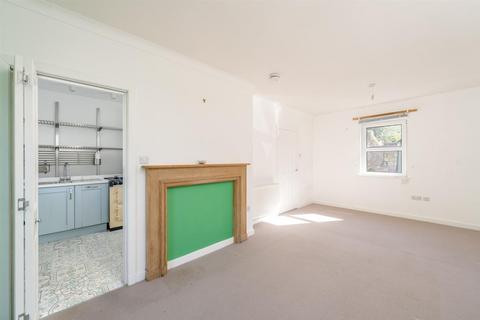 7 Abbey Close, Jedburgh, TD8 6BG