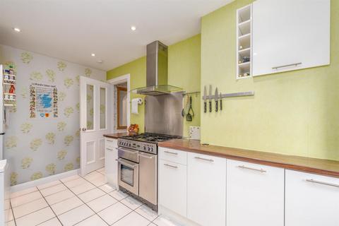 Jedvale, 2 Canongate, Jedburgh, TD8 6AJ