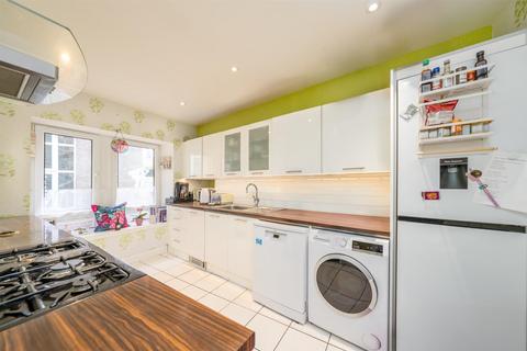 Jedvale, 2 Canongate, Jedburgh, TD8 6AJ