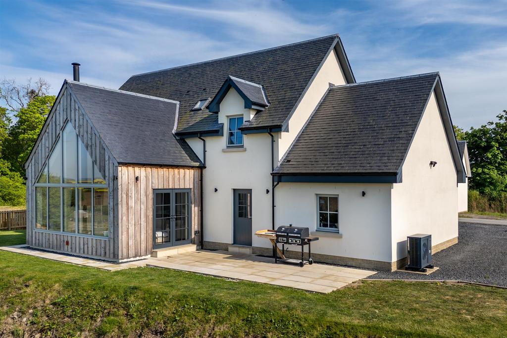 4 The Granary, Ruthven, Coldstream, TD12 4 bed detached house - £440,000