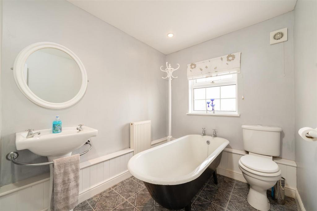1 Swinton Bridge End Farm Cottage-23.jpg